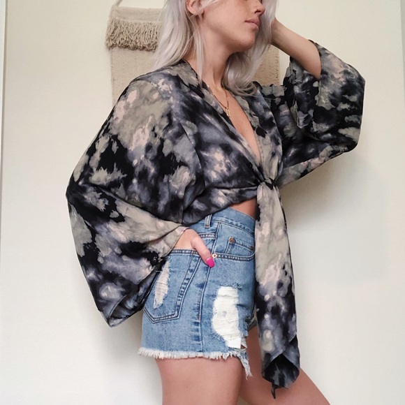 Olivaceous Storm Tie Top - Picture 3 of 4